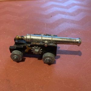 Vintage model GP cannon